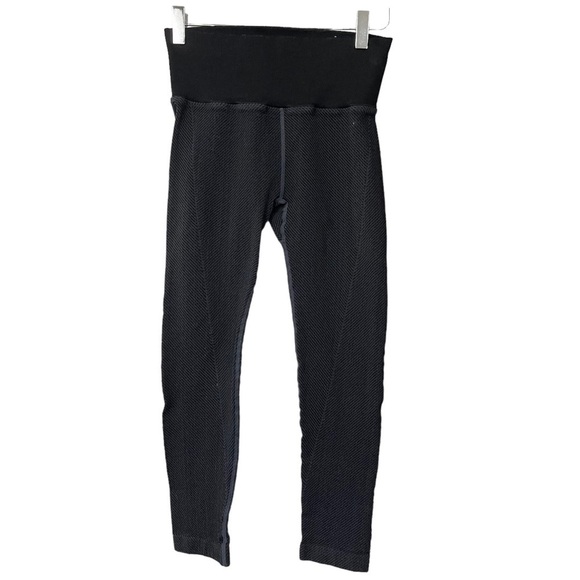 FREE People Movement Vintage Black Ribbed Chevron Leggings Cropped Size XS - Picture 2 of 10